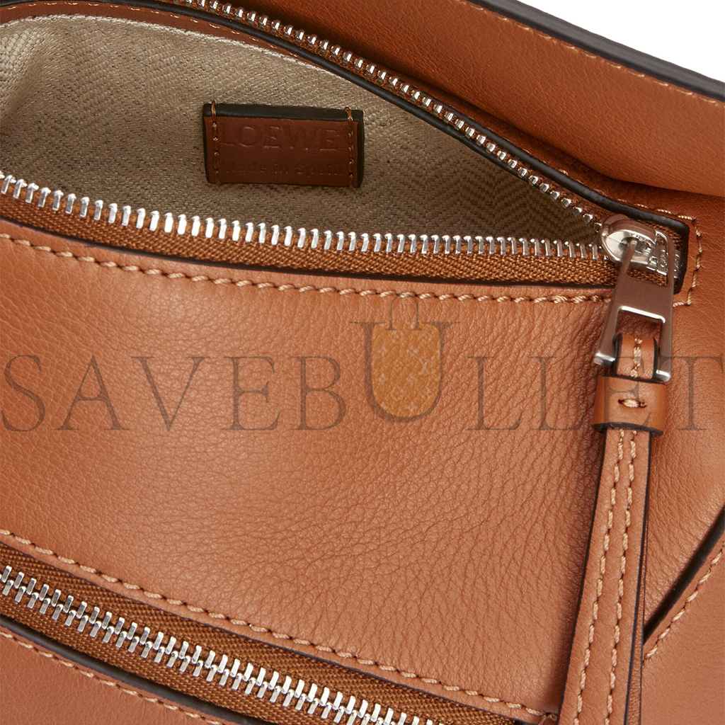 l*ew* mini puzzle bumbag in classic calfskin b510eb1x03 (17.5*11.8*7.5cm)